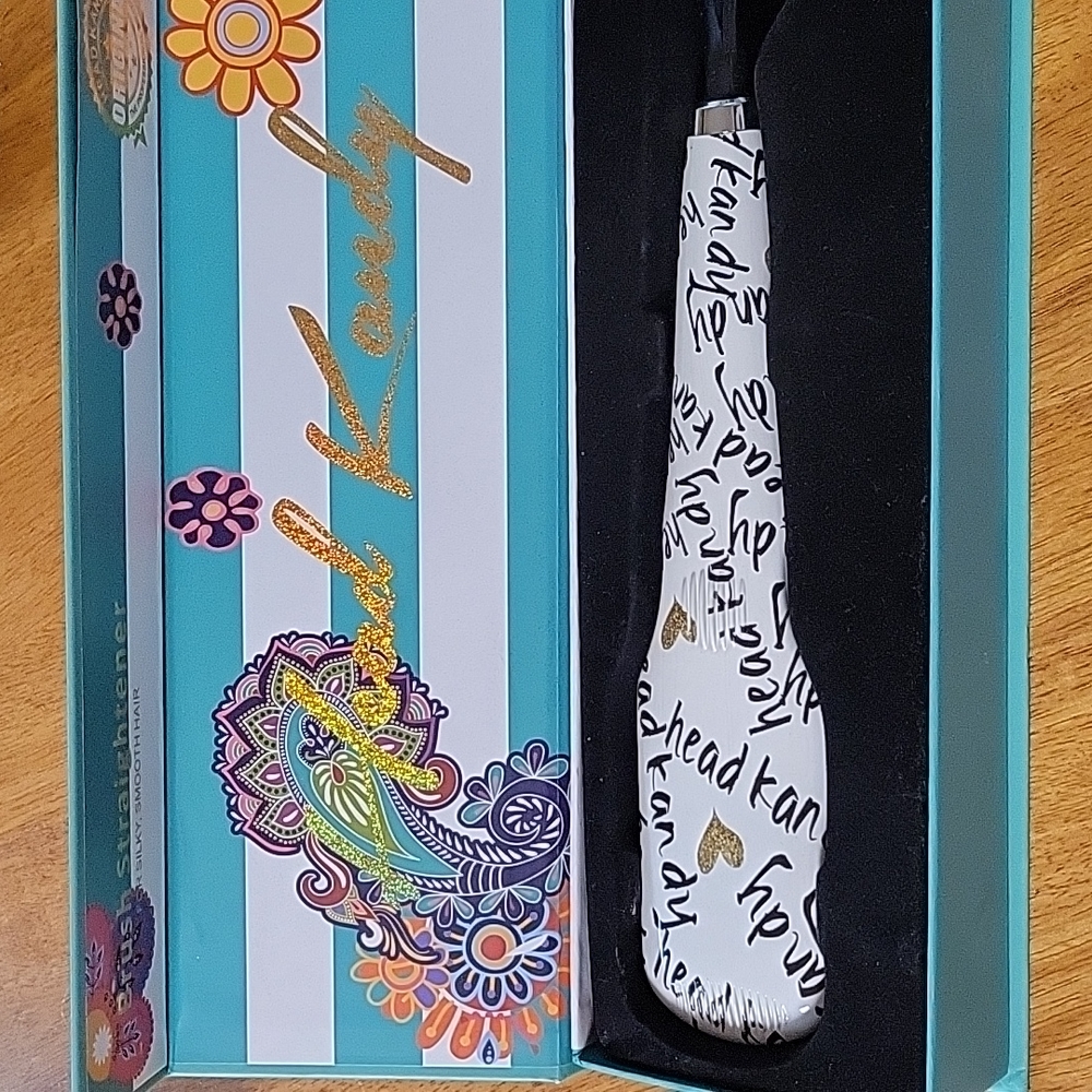 Hard Kandy Brush Straightener